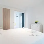 Loft - Side Sea Views - Aircon & Wifi Appartement