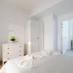 Loft - Side Sea Views - Aircon & Wifi *