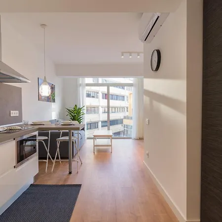 Loft - Side Sea Views - Aircon & Wifi Апартаменты