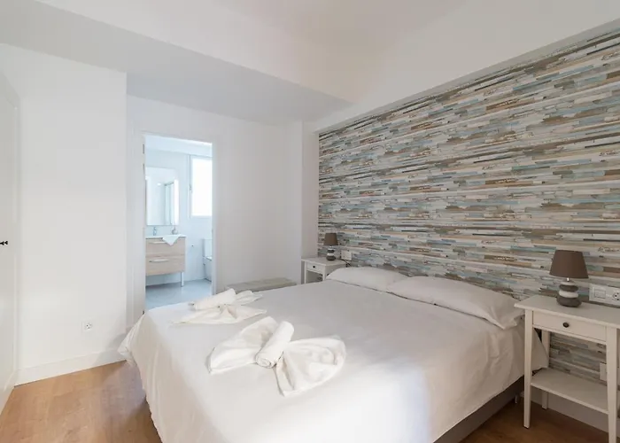 Loft - Side Sea Views - Aircon & Wifi 公寓