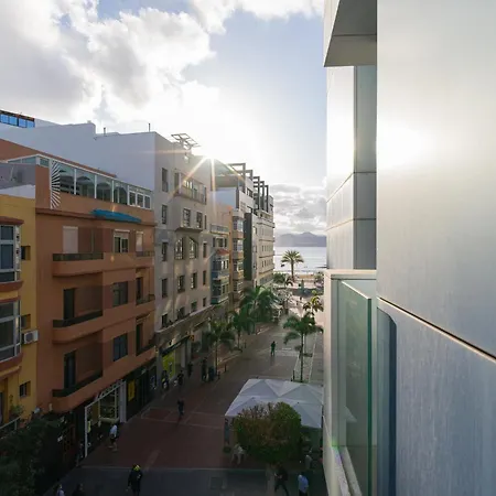 Apartment Loft - Side Sea Views - Aircon & Wifi