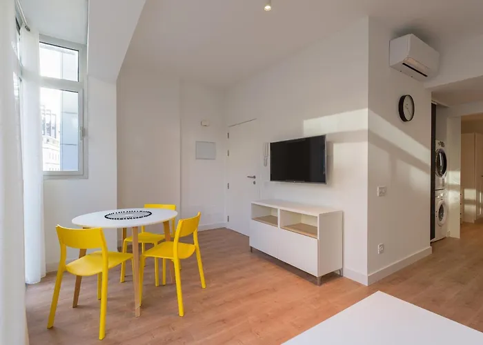 Apartment Loft - Side Sea Views - Aircon & Wifi *