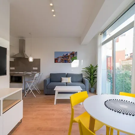 Lägenhet Loft - Side Sea Views - Aircon & Wifi