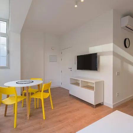 Lägenhet Loft - Side Sea Views - Aircon & Wifi *